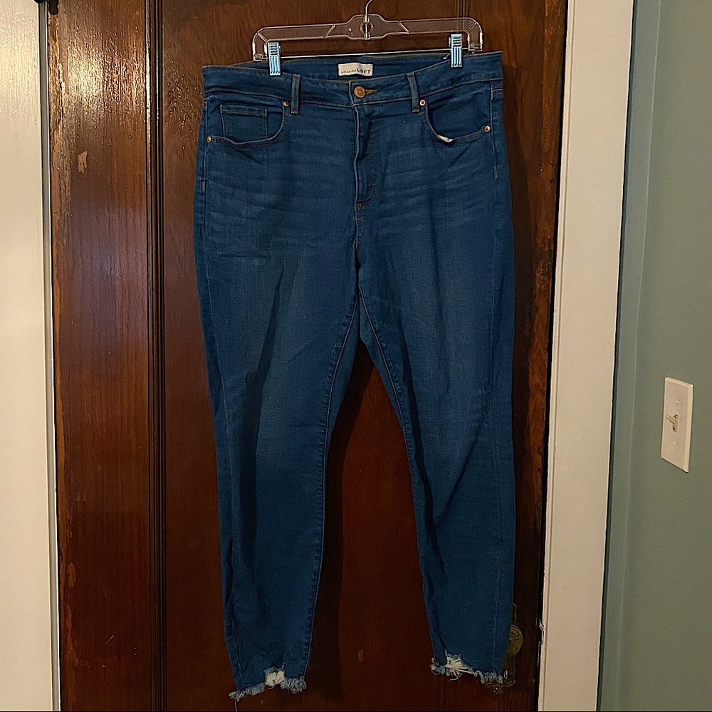 LOFT Fray Hem Curvy Skinny Jean